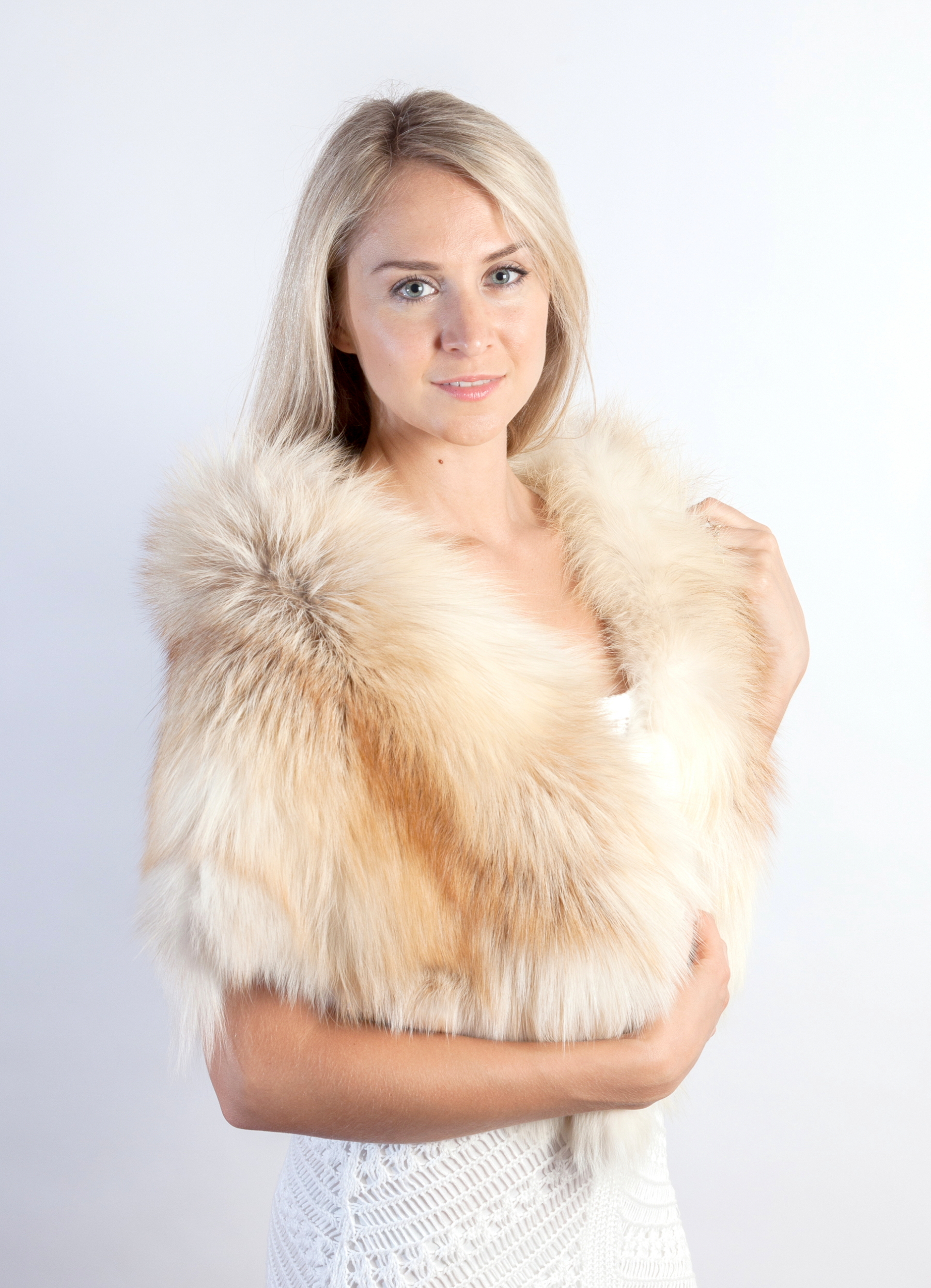 How To Wear A Faux Fur Stole In The Winter — Arteresa Lynn